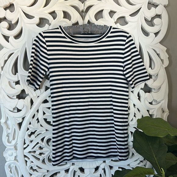 J. Crew perfect fit tee - Picture 1 of 4